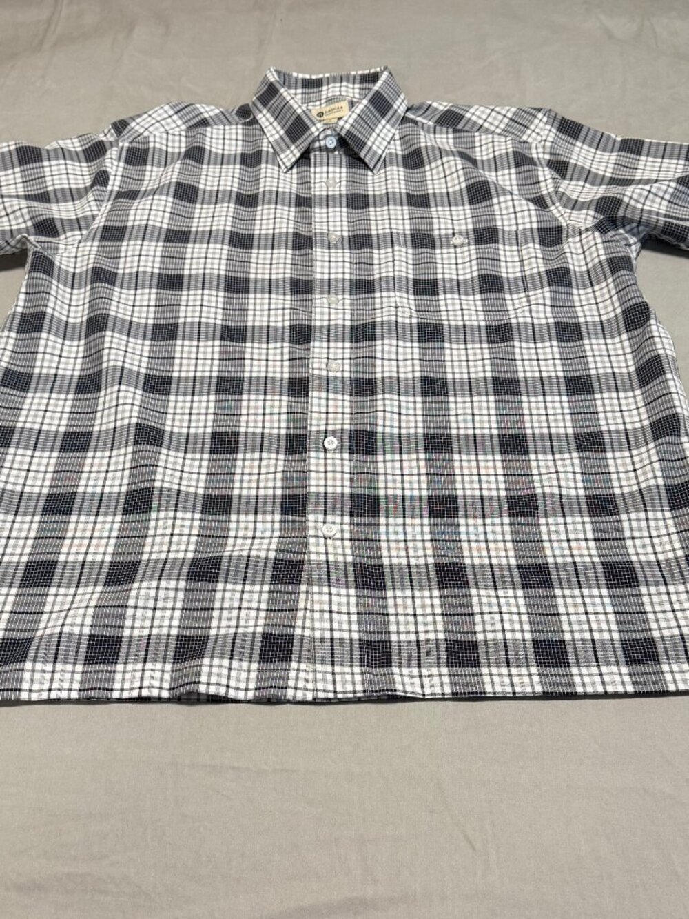 Men's Plaid Short Sleeve Button-Front Shirt Size L Haggar Black & White EUC